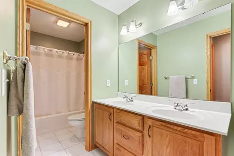 Bath - 6799 E Rs Ave E, Scotts, MI 49088 photo 2 of 4