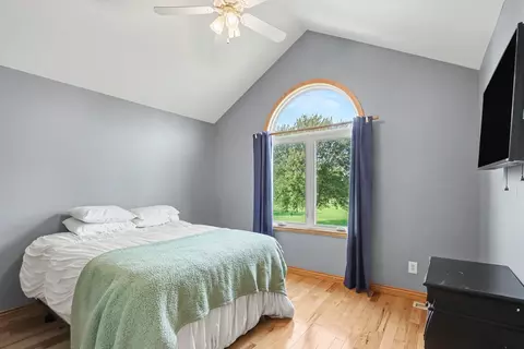 Bedroom - 6799 E Rs Ave E, Scotts, MI 49088 photo 3 of 4