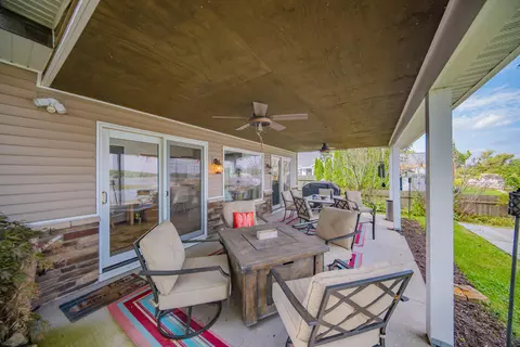 Exterior - 5065 Pine Dr, Jackson, MI 49201 photo 3 of 9