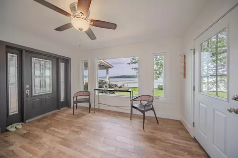 Entry Way - 5065 Pine Dr, Jackson, MI 49201 photo 1 of 4