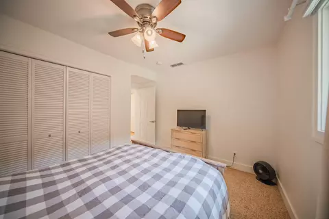 Bedroom - 5065 Pine Dr, Jackson, MI 49201 photo 2 of 8