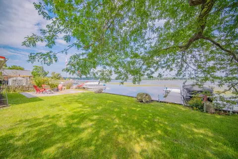 Exterior - 5065 Pine Dr, Jackson, MI 49201 photo 9 of 9