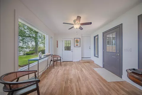 Entry Way - 5065 Pine Dr, Jackson, MI 49201 photo 2 of 4