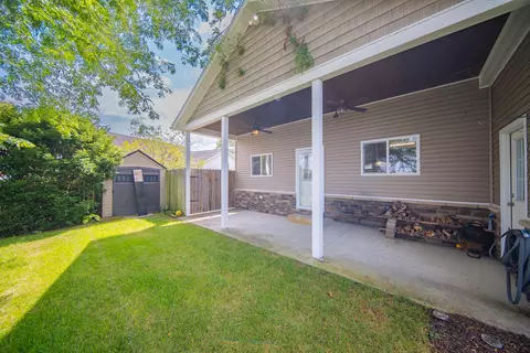 Exterior - 5065 Pine Dr, Jackson, MI 49201 photo 8 of 9