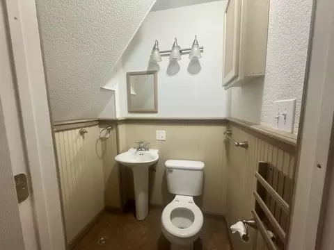 Bath - 515 E North St, Jackson, MI 49202 photo 2 of 2