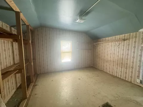 Bedroom - 515 E North St, Jackson, MI 49202 photo 4 of 4