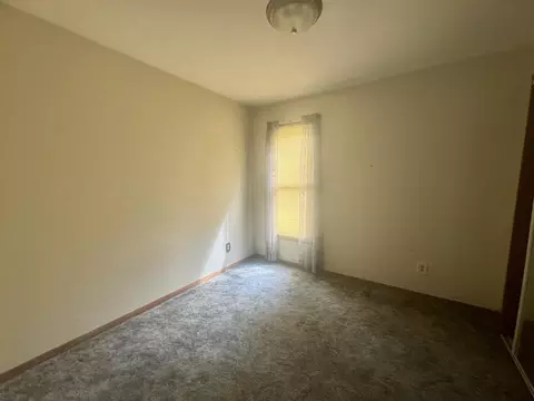 Bedroom - 515 E North St, Jackson, MI 49202 photo 2 of 4