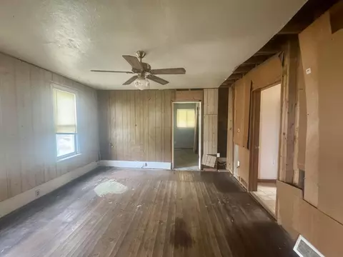 Living - 515 E North St, Jackson, MI 49202 photo 1 of 1