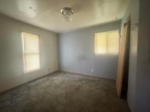 Bedroom - 515 E North St, Jackson, MI 49202 photo 1 of 4