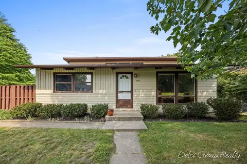 3147 Tuell St NW, Grand Rapids, MI 49504