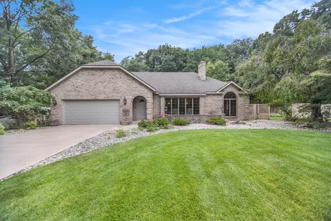 432 N Division Ave, Holland, MI 49424