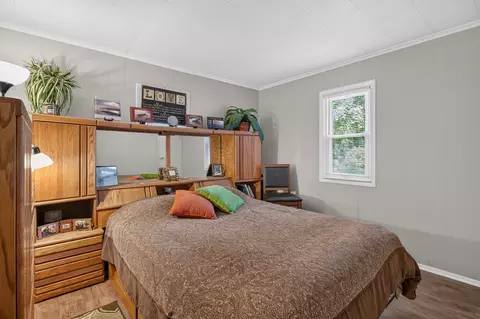 Bedroom - 3533 E Gordon Dr, Spring Arbor, MI 49283 photo 4 of 8