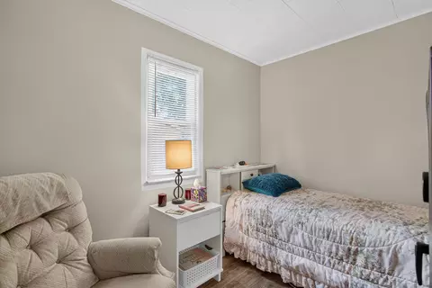 Bedroom - 3533 E Gordon Dr, Spring Arbor, MI 49283 photo 7 of 8