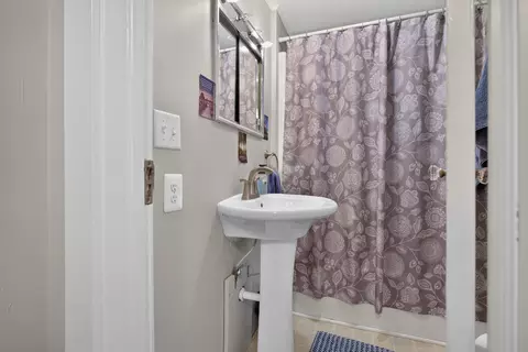 Bath - 3533 E Gordon Dr, Spring Arbor, MI 49283 photo 1 of 1