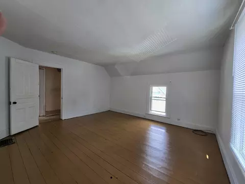 Bedroom - 502 S Elm Ave, Jackson, MI 49203 photo 3 of 4