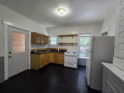 Kitchen - 502 S Elm Ave, Jackson, MI 49203 photo 1 of 3