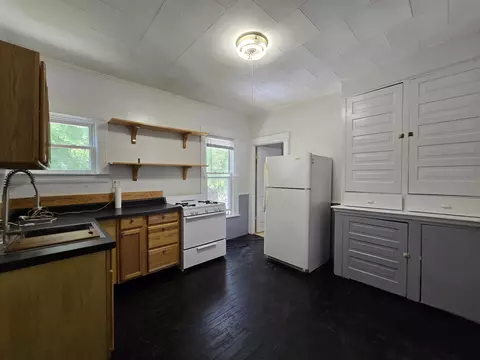 Kitchen - 502 S Elm Ave, Jackson, MI 49203 photo 3 of 3