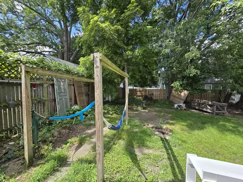 Exterior - 502 S Elm Ave, Jackson, MI 49203 photo 7 of 11