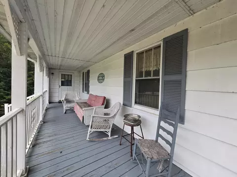 30321 W Jefferson Ave, Gibraltar, MI 48173