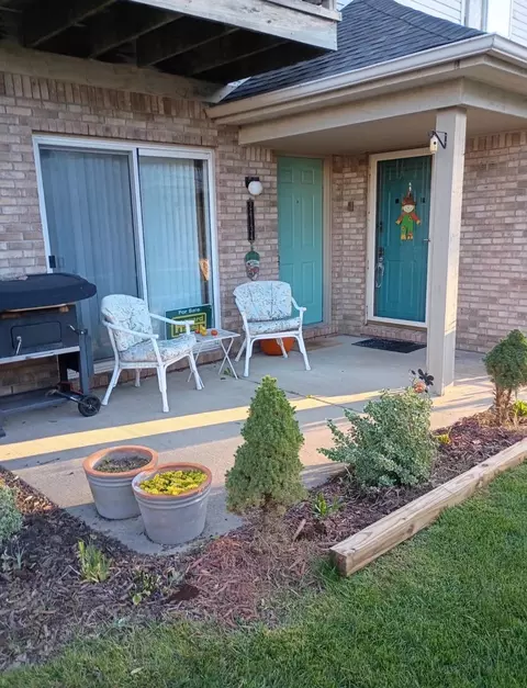 24134 Wedgewood Cir #39, Warren, MI 48091