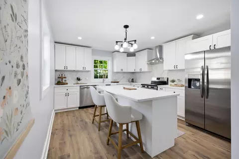 Kitchen - 511 Oak St, Niles, MI 49120 photo 2 of 3