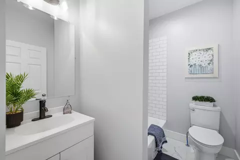 Bath - 511 Oak St, Niles, MI 49120 photo 1 of 3