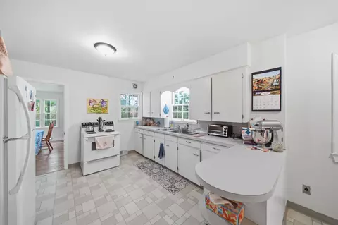 Kitchen - 4023 Horton Rd, Jackson, MI 49201 photo 1 of 3