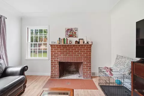 Living - 4023 Horton Rd, Jackson, MI 49201 photo 2 of 2