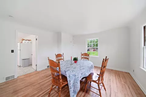 Dining - 4023 Horton Rd, Jackson, MI 49201 photo 1 of 2