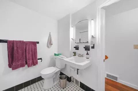Bath - 4023 Horton Rd, Jackson, MI 49201 photo 3 of 3