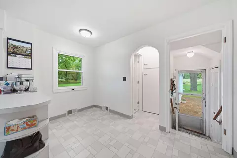 Entry Way - 4023 Horton Rd, Jackson, MI 49201 photo 1 of 1