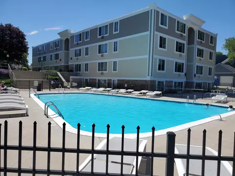 225 N Shore Dr #006, South Haven, MI 49090