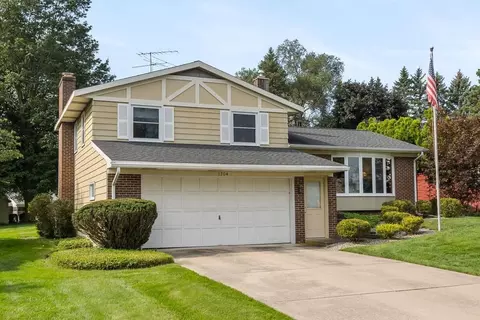 1704 Millbank St SE, Grand Rapids, MI 49508