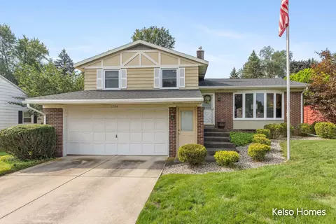 1704 Millbank St SE, Grand Rapids, MI 49508