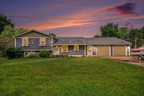 15415 Simmons Ave NE, Cedar Springs, MI 49319