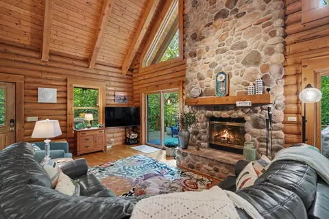 Living - 18 Camp Madron Rd, Buchanan, MI 49107 photo 2 of 4