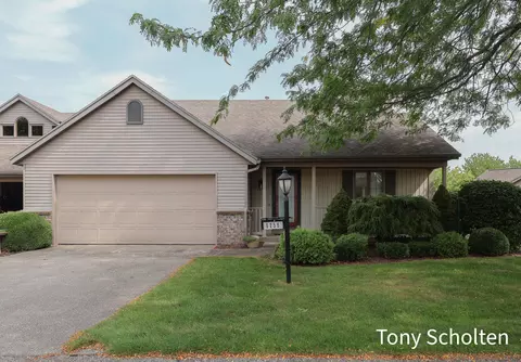 6256 Springmont Dr #39, Hudsonville, MI 49426