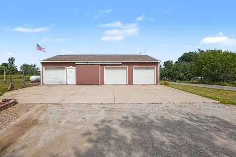 Exterior - 10457 S Gordon Ave, Grant, MI 49327 photo 3 of 7