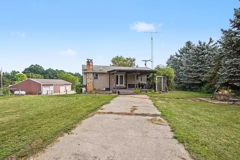 Exterior - 10457 S Gordon Ave, Grant, MI 49327 photo 7 of 7