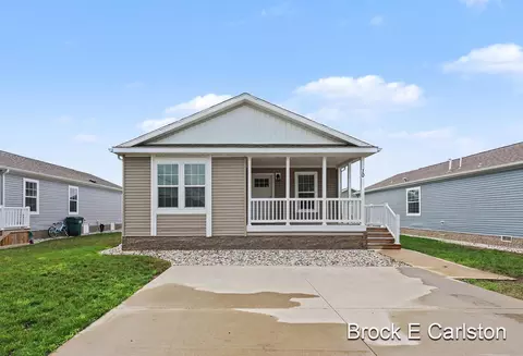 1283 Ellis Rd #10, Norton Shores, MI 49441