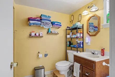 Bath - 717 S Broas St, Belding, MI 48809 photo 2 of 2