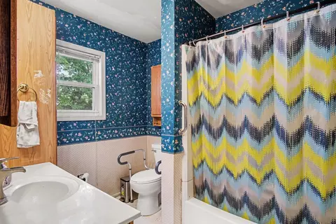 Bath - 717 S Broas St, Belding, MI 48809 photo 1 of 2