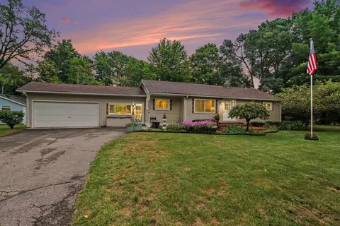 3219 West St, Milford, MI 48380