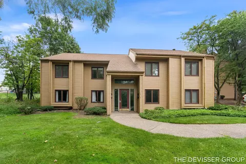 300 Farington Blvd #3, Holland, MI 49423