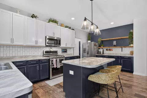 Kitchen - 5168 Stone River Rd, Jackson, MI 49201 photo 4 of 6