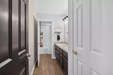 Entry Way - 5168 Stone River Rd, Jackson, MI 49201 photo 8 of 10