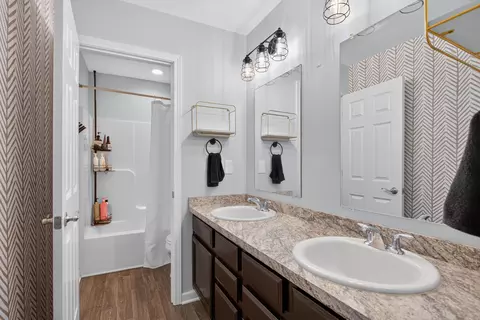 Bath - 5168 Stone River Rd, Jackson, MI 49201 photo 8 of 11