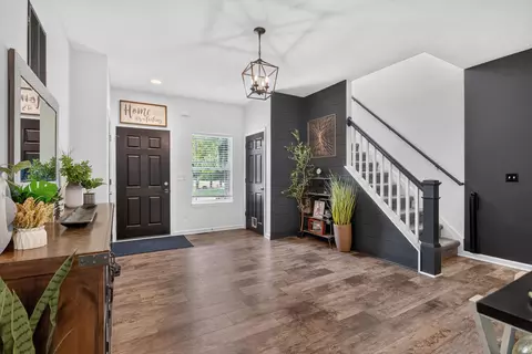 Entry Way - 5168 Stone River Rd, Jackson, MI 49201 photo 1 of 10
