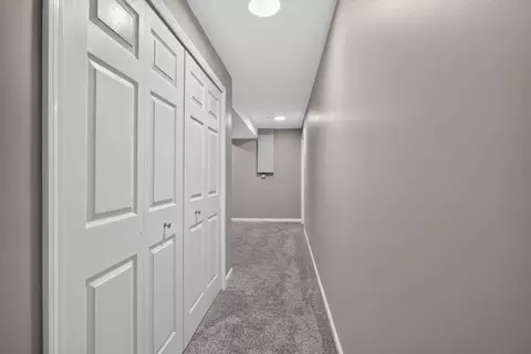 Entry Way - 5168 Stone River Rd, Jackson, MI 49201 photo 10 of 10
