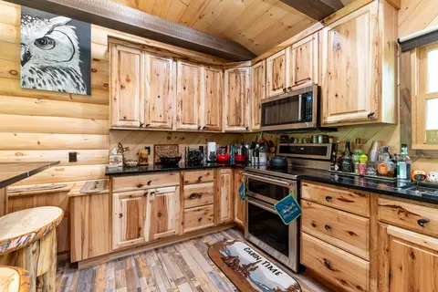 Kitchen - 10175 S Riverbend Rd, Baldwin, MI 49304 photo 4 of 6
